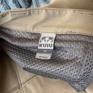 KUIU Men's Cargo Pants in Tan